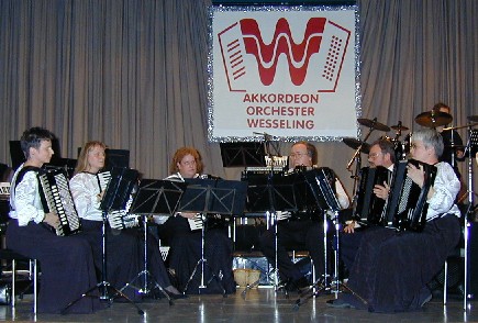 Ensemble des Akkordeon-Orchesters Wesseling 2002